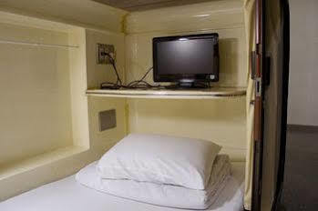 Capsule Hotel Shonan Fudzsiszava Kültér fotó